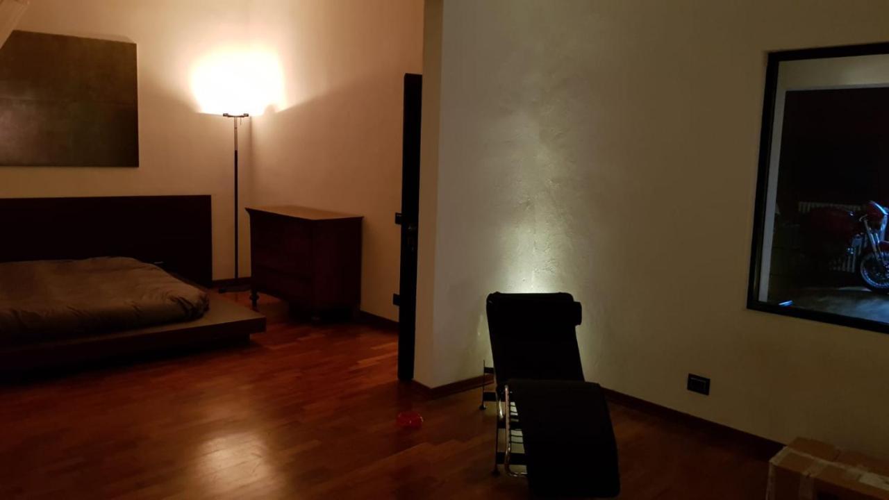 La Casa Con Piscina Riscaldata Interna Anna Luxury Garden Apartment Пиза Екстериор снимка