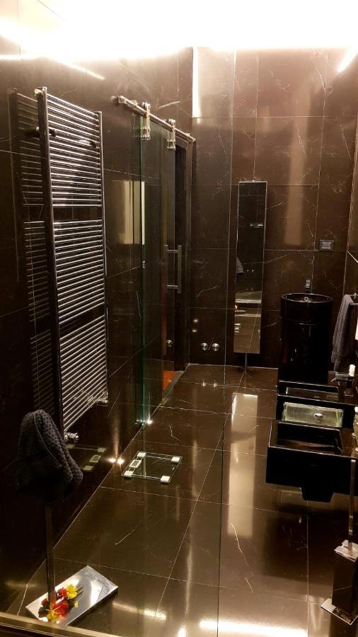La Casa Con Piscina Riscaldata Interna Anna Luxury Garden Apartment Пиза Екстериор снимка